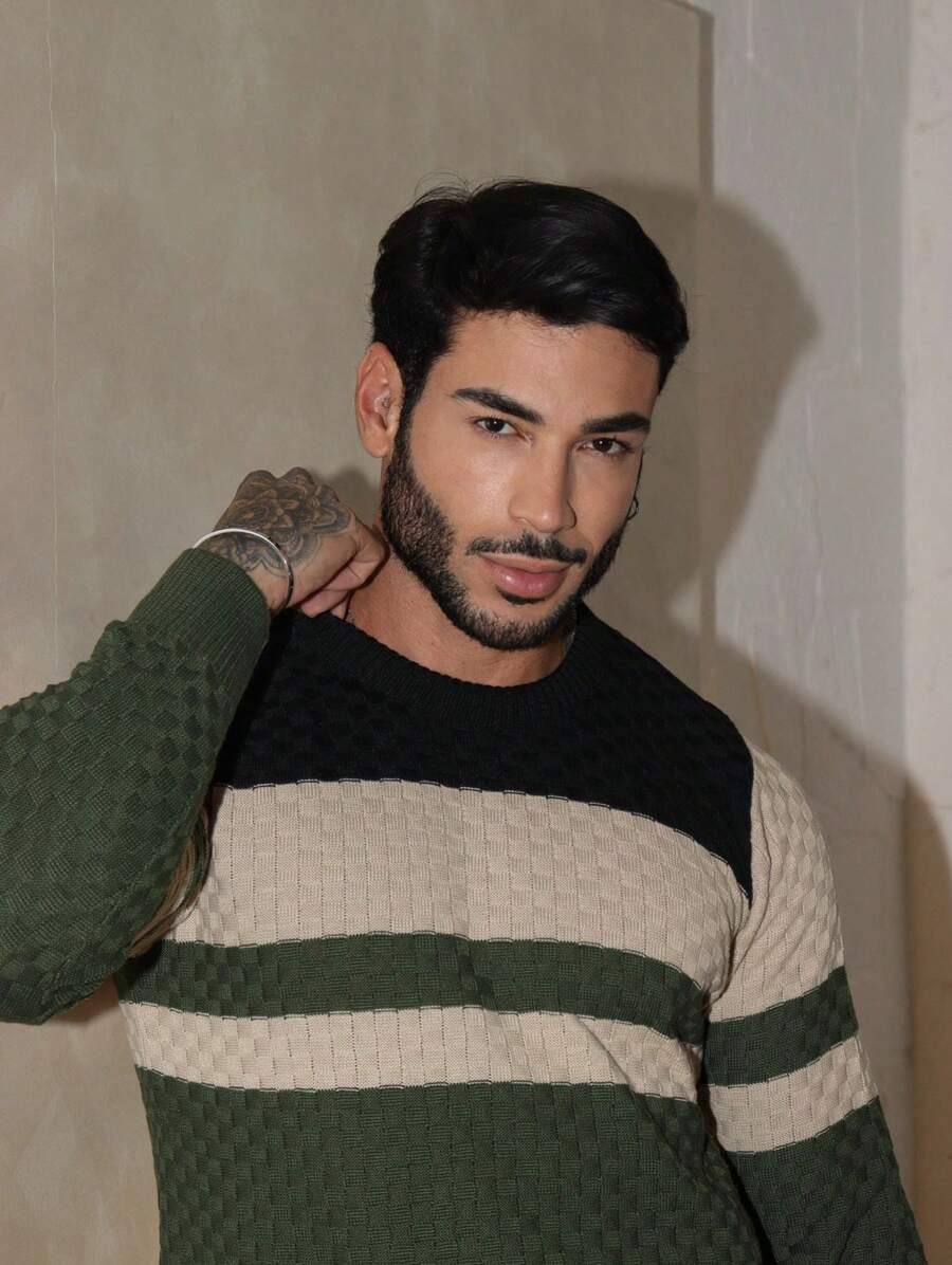 Suéter Masculino Tricô Listrado Gola Redonda