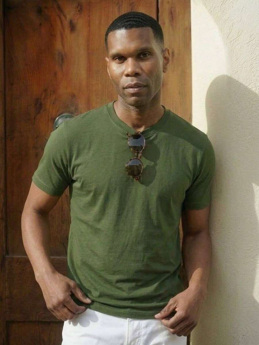 Camiseta Masculina Básica Algodão Gola Redonda